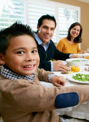 Consumare i pasti in famiglia migliora la qualità della dieta nei giovani